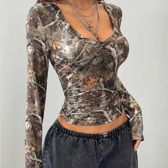 Top - Picture 2 of 3